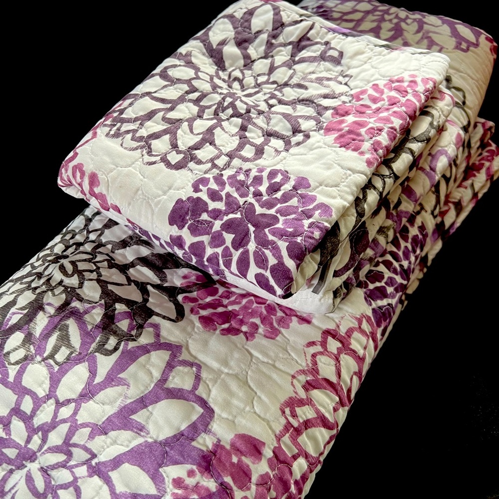 King Quilt with 2 Shams
